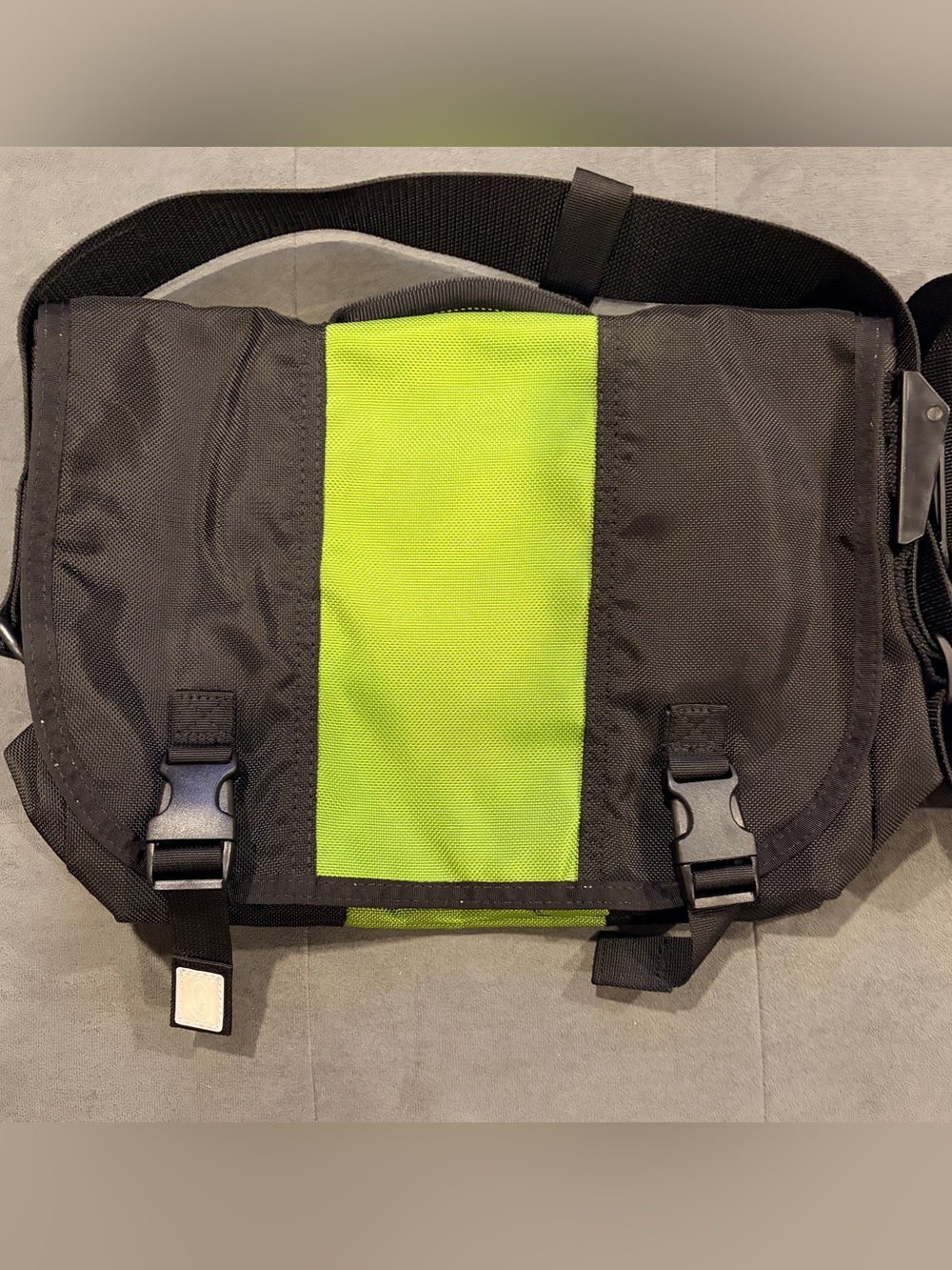 Timbuk2 Black and Green Compact Crossbody Messenger Bag